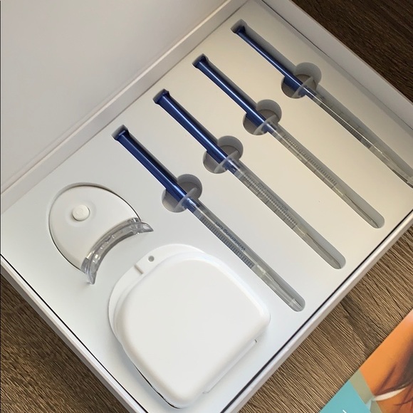 White lite smile kit. Teeth whiting. - Picture 2 of 3